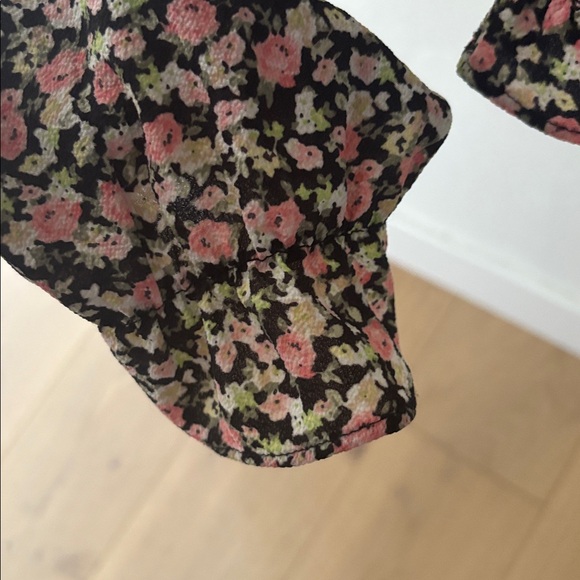 Forever 21 Black and Pink Floral Blouse - Picture 6 of 8